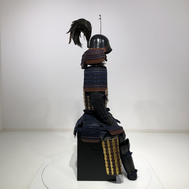 美品甲冑　脛当　黒艶消塗中立拳臑丸武産業 CATEGORY 脛（すね） | 甲冑工房丸武
