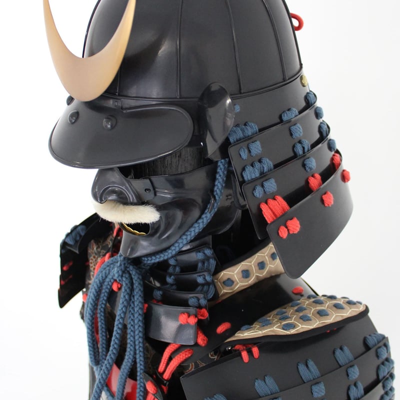 O-055】紺赤糸威胸取黒桶側二枚胴具足・十二間兜（手時代塗） | 甲冑 