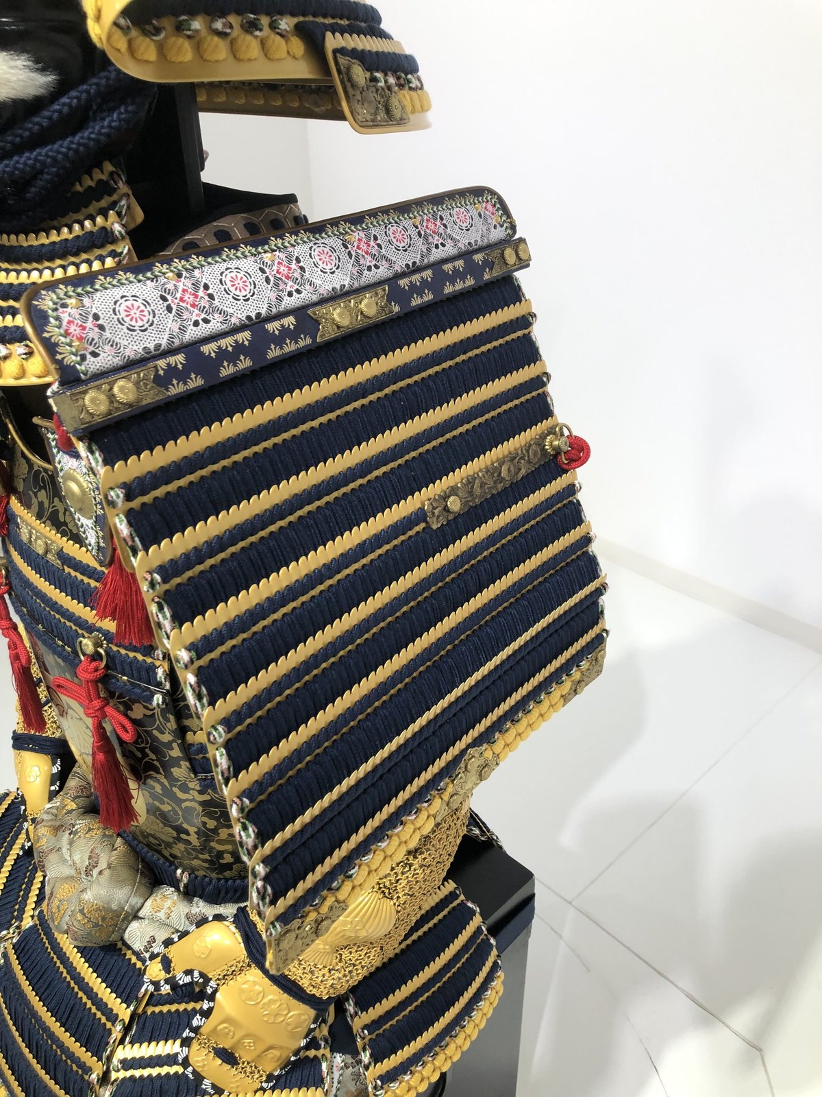 O-024】紺糸威仏ニ枚胴具足 | 甲冑工房丸武 O-024】紺糸威仏ニ枚胴具足 | 甲冑工房丸武