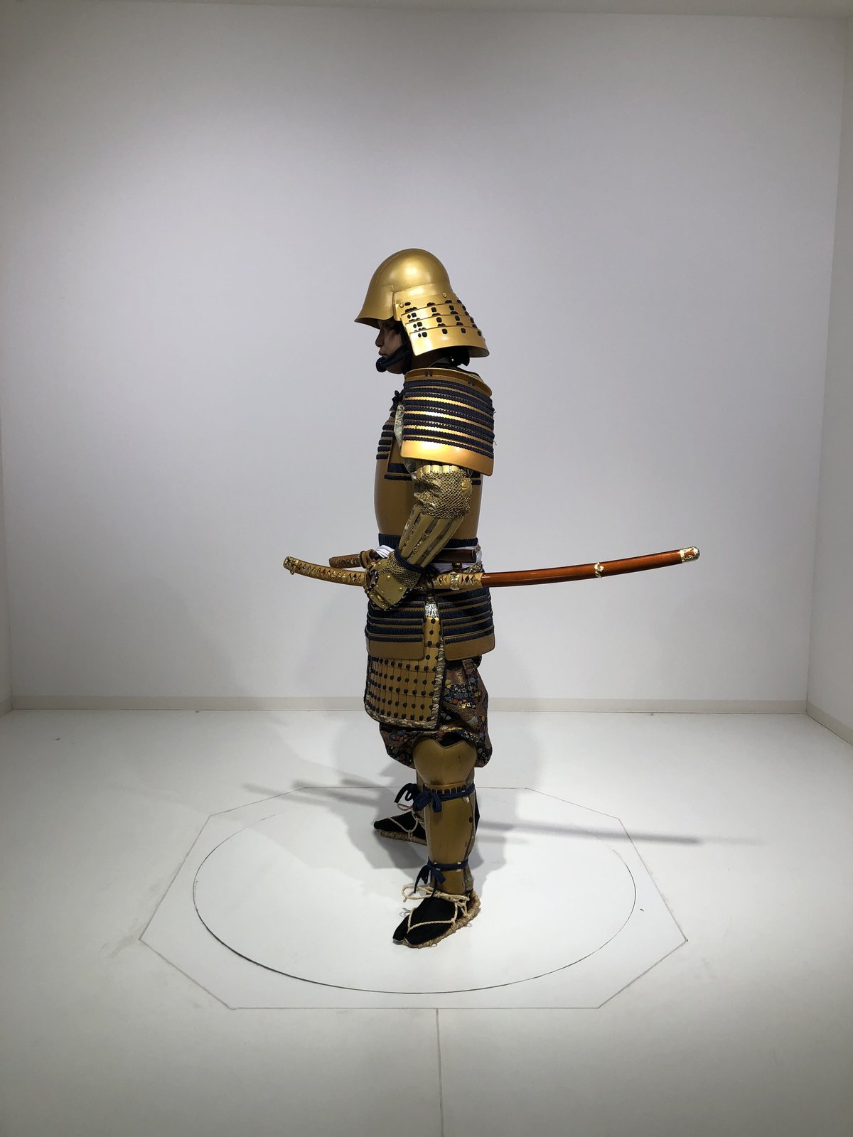 L4-11-1】徳川家康 金溜鎧（レンタル） | 甲冑工房丸武