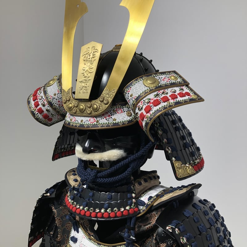 【新品同様】丸武工房製【現代 甲冑•等身大】当世素掛紺白茶糸威具足【胴 鎧】 O-045】紺糸威鉄錆鋲綴二枚胴具足 | 甲冑工房丸武
