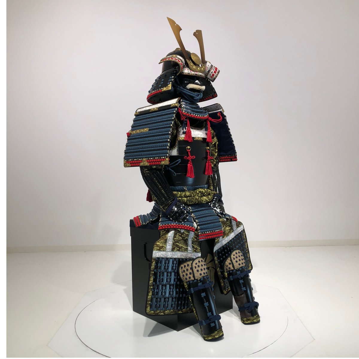 キ*ー様 大人が着用可能な甲冑一式／青糸威・黒塗胴・月形前立兜／送料込み キ*ー様 大人が着用可能な甲冑一式／青糸威・黒塗胴・月形前立兜