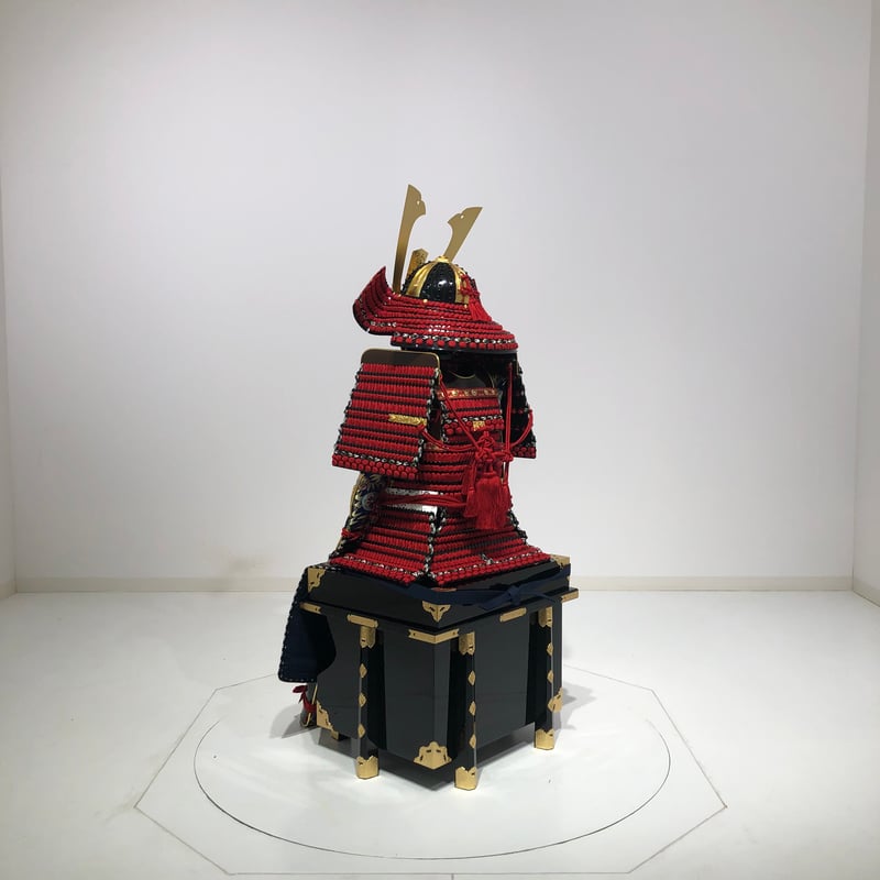 金箔の屏風と子供用、甲冑 C-008】源義経 (子供鎧) | 甲冑工房