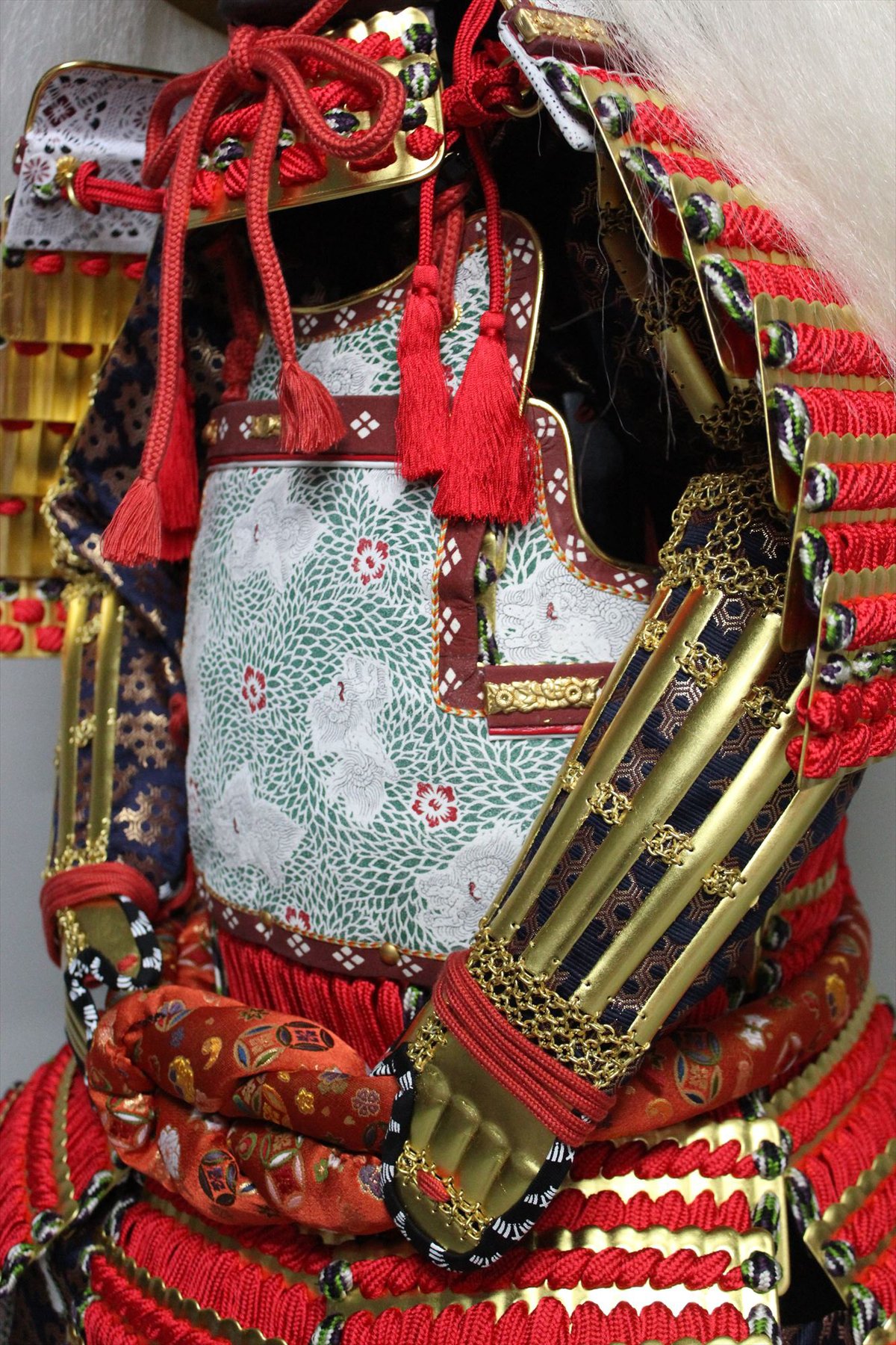 金箔の屏風と子供用、甲冑 金箔の屏風と子供用、甲冑