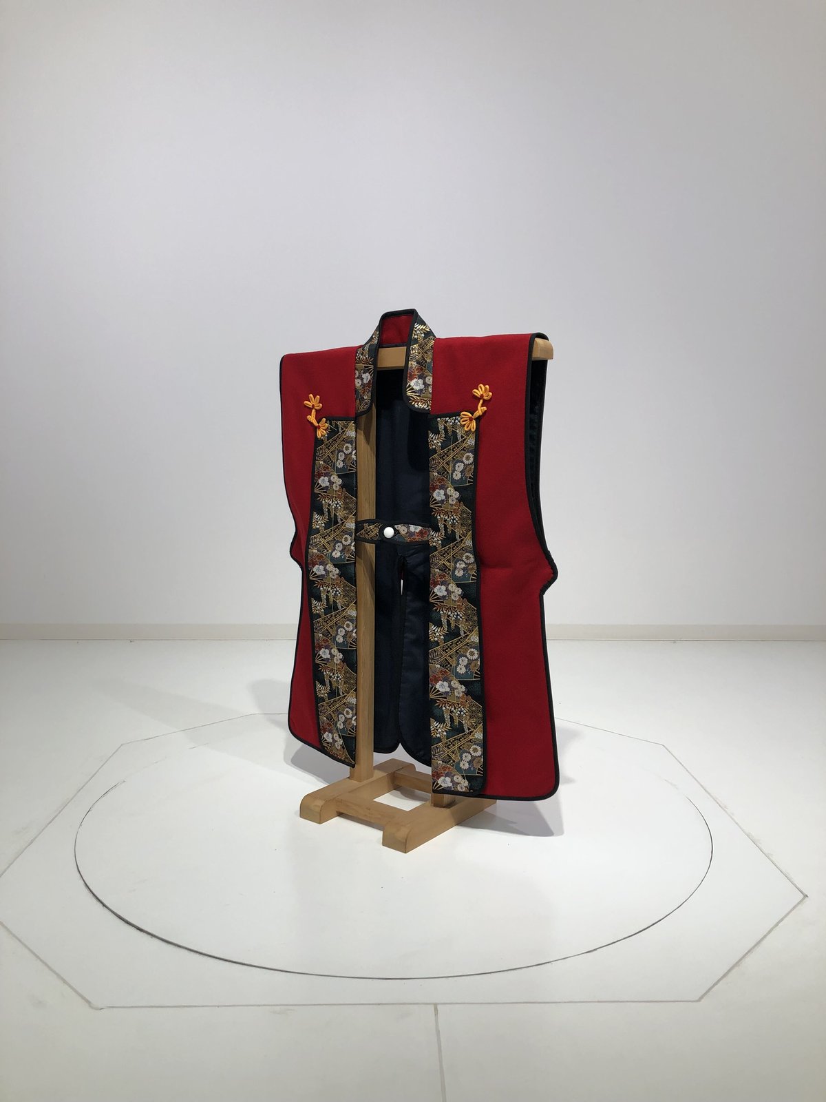 B-051-1】陣羽織 (赤羅紗) | 甲冑工房丸武