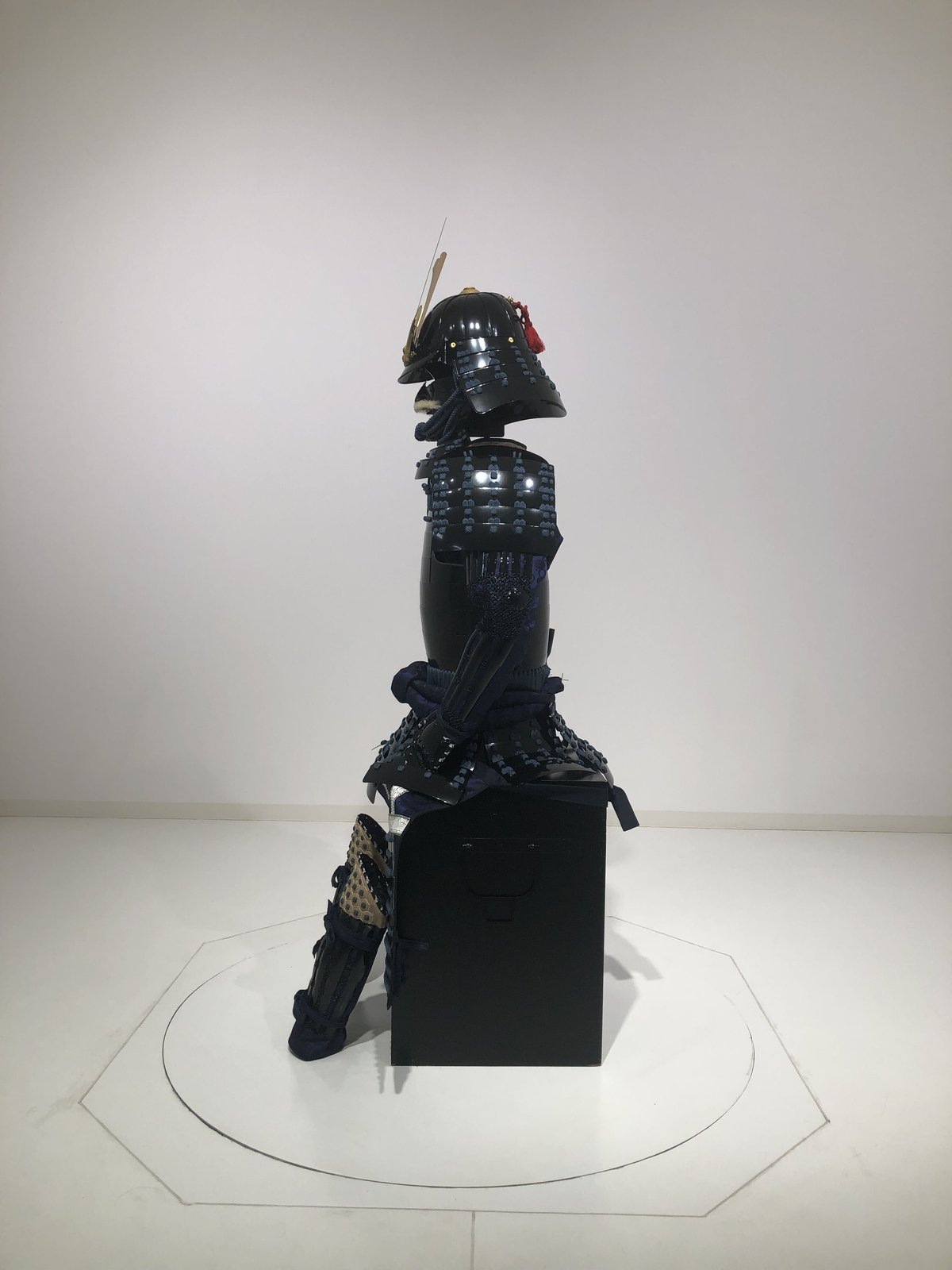O-058】○紺糸威黒桶側二枚胴具足(鍬形) | 甲冑工房丸武 O-058】○紺糸威黒桶側二枚胴具足(鍬形) | 甲冑工房丸武