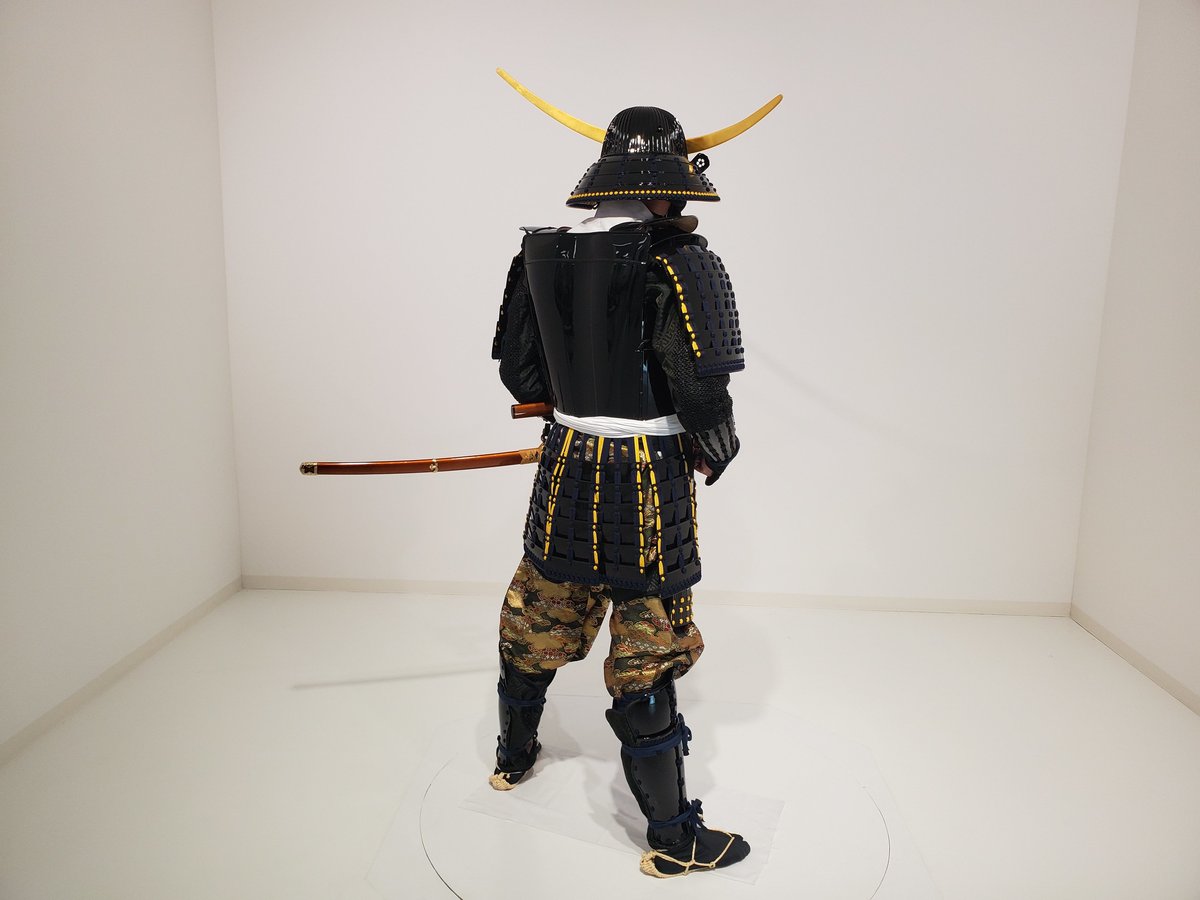 THE MASAMUNE 伊達政宗G&G 武士の鎧 とキングスランド特級 置物 THE MASAMUNE 伊達政宗G&G 武士の鎧 とキングスランド特級 置物