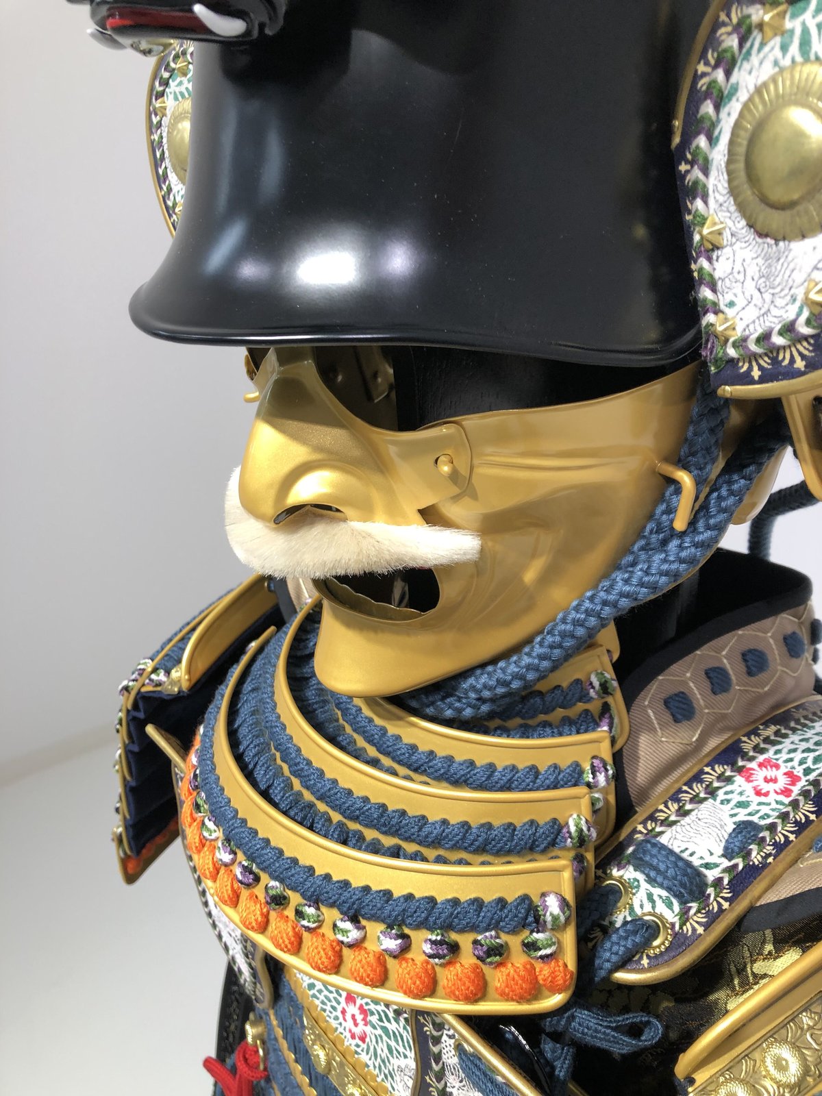 O-032】紺糸威胸取二枚胴具足 | 甲冑工房丸武 O-032】紺糸威胸取二枚胴具足 | 甲冑工房丸武