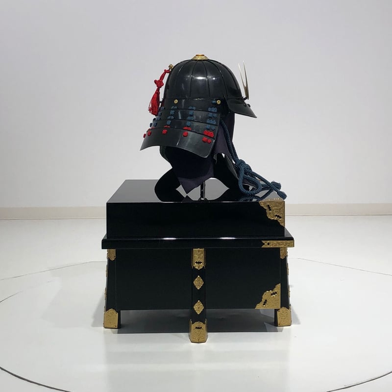 O-055-K】紺赤糸威胸取黒桶側二枚胴具足(十二間)(兜のみ O-055-K】紺赤糸威胸取黒桶側二枚胴具足(十二間)(兜のみ