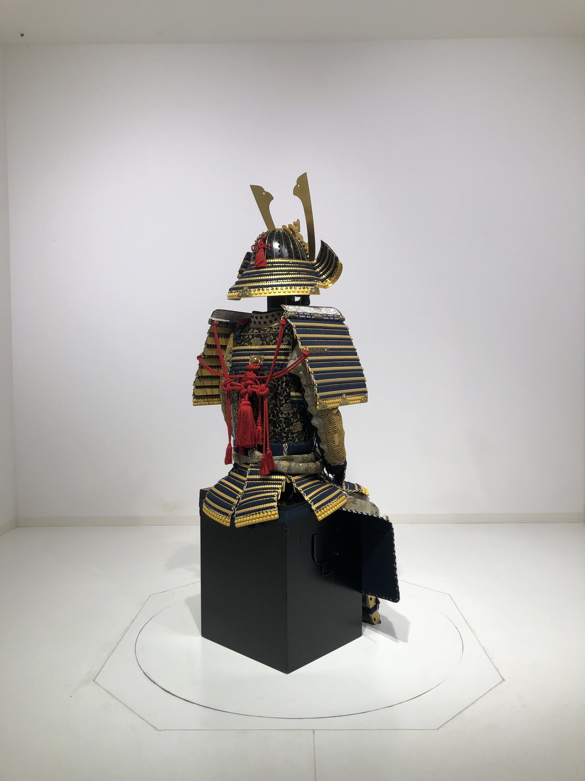 O-024】紺糸威仏ニ枚胴具足 | 甲冑工房丸武 O-024】紺糸威仏ニ枚胴具足 | 甲冑工房丸武