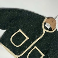 アクセントカラーもこもこアウター