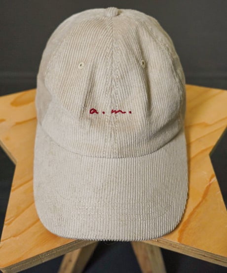 a.m.  corduroy cap (beige)