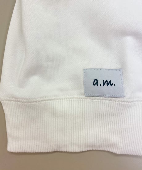 a.m. × なんちゃんねる？collaboration trainer (white)
