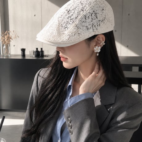 【tiill】 Liquid marble gem - flower ear cuff
