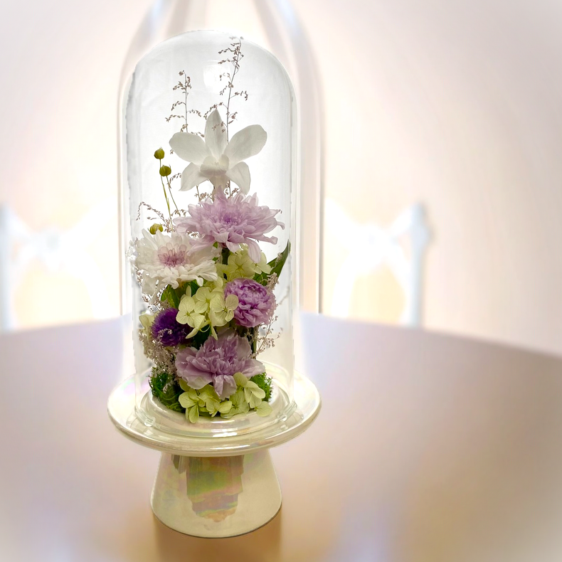 美しいカトレア蘭の御供養花　花器付き お供えプリザーブドフラワー 仏花 カトレアと胡蝶蘭のガラスドームアレンジ(L)＊プリザーブド