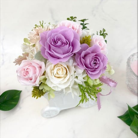 プリザーブドフラワー　花ぐるま elegant【クリアケース付き】【送料無料】お祝い 記念日 お誕生日  新築祝い 母の日 敬老の日 女友達 感謝 お礼 お見舞い 紫色 慶寿 古希 喜寿 インテリア