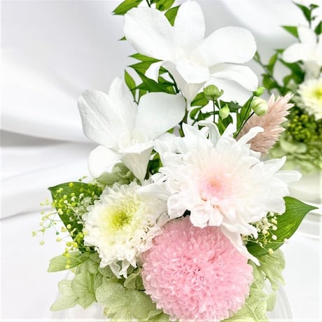 プリザーブドフラワーお供え花ドーム 仏花　灯香とうか～白桃 新仏・初七日・四十九日・法要・新盆・旧盆・法事・初盆・お彼岸・初彼岸
