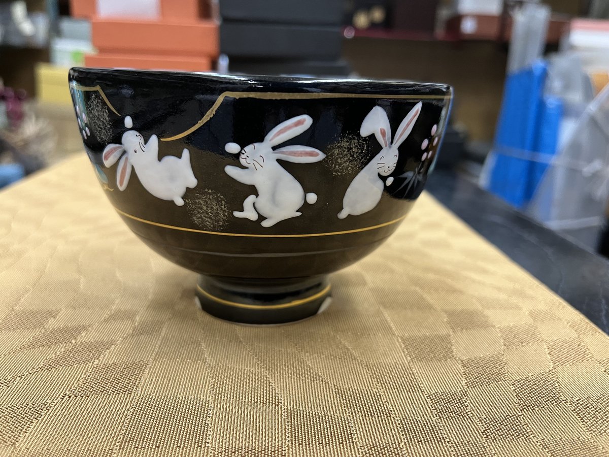 赤楽茶碗　楽入窯　茶碗　干支茶碗　うさぎ　兎　お茶会に　波兎 赤楽茶碗 楽入窯 茶碗 干支茶碗 うさぎ 兎 お茶会に 波兎