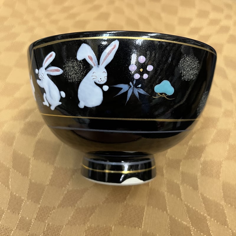 赤楽茶碗　楽入窯　茶碗　干支茶碗　うさぎ　兎　お茶会に　波兎 赤楽茶碗 楽入窯 茶碗 干支茶碗 うさぎ 兎 お茶会に 波兎