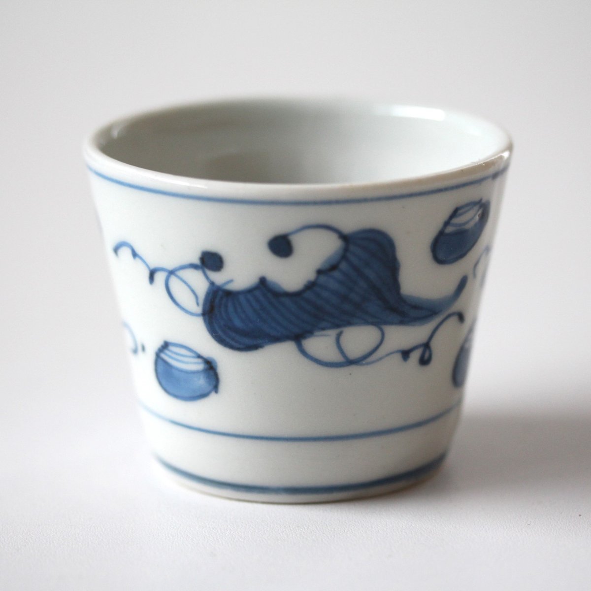 数と骨董】染付宝尽文猪口 d7.1cm Blue and White Cup, Design