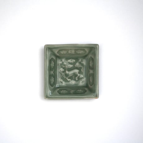 G26 送料無料　三田青磁　鹿の図　角皿　2枚　古美術　和骨董 G26 送料無料 三田青磁 鹿の図 角皿 2枚 古美術 和骨董