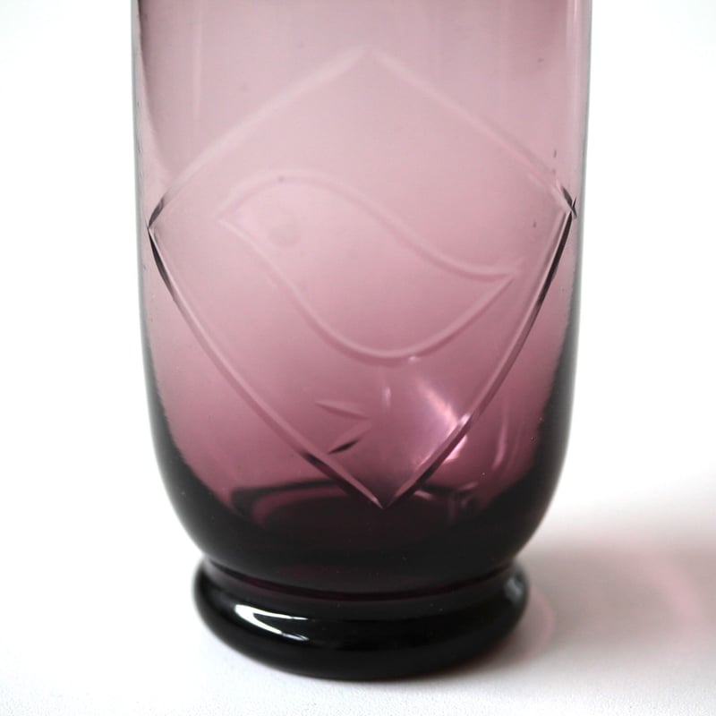 骨董 時代ガラス 希少 小さな鱗紋 藤紫色脚付き 棗型 氷コップ ラスト