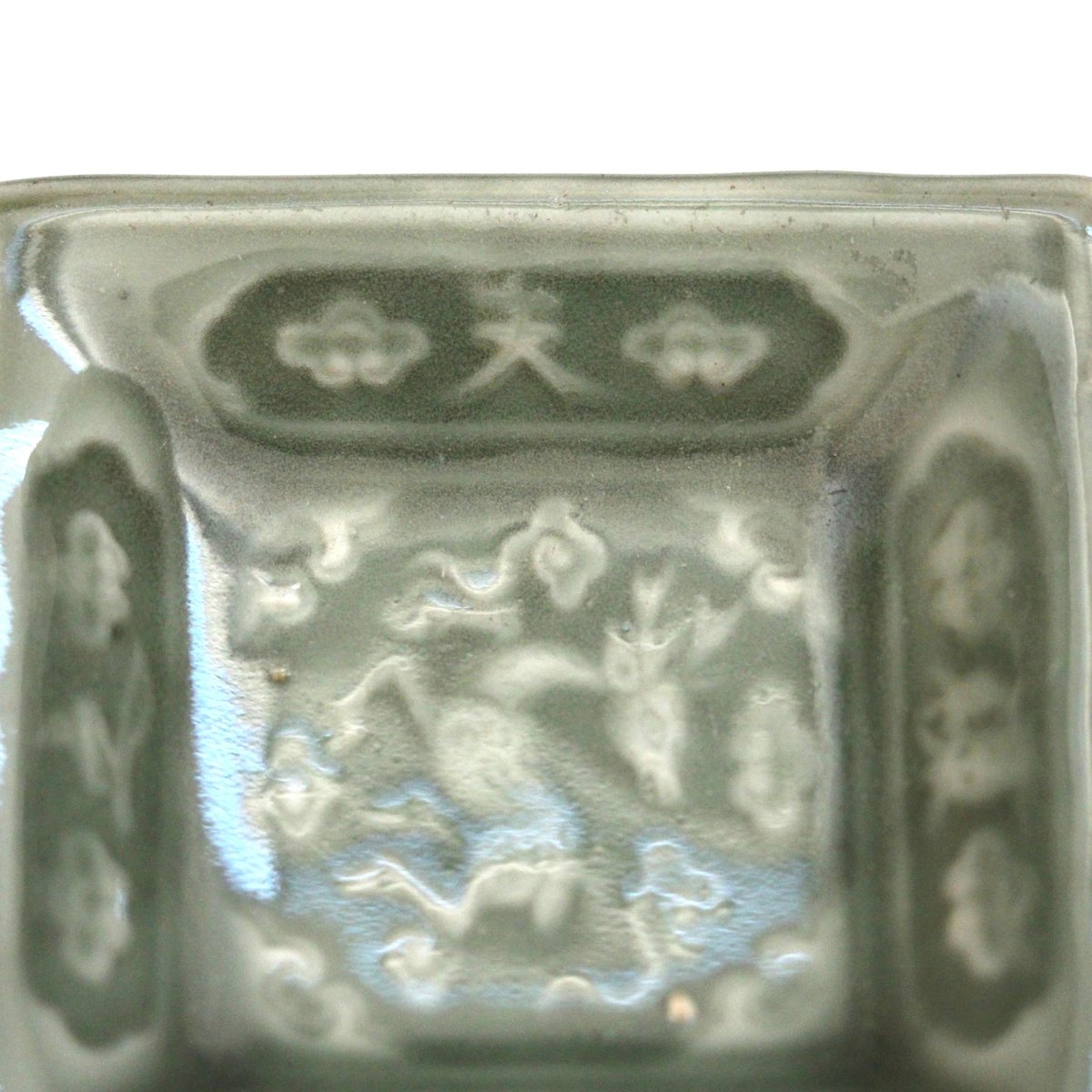 三田青磁　陽刻草花文八角皿　五点　江戸後期　古美術　骨董　希少 三田青磁 陽刻草花文八角皿 五点 江戸後期 古美術 骨董 希少