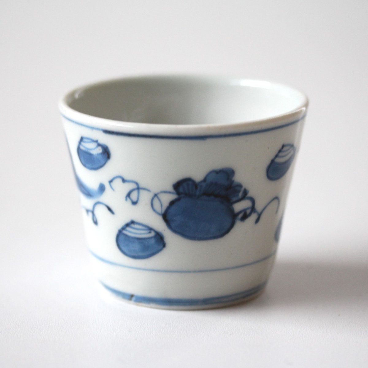 数と骨董】染付宝尽文猪口 d7.1cm Blue and White Cup, Design