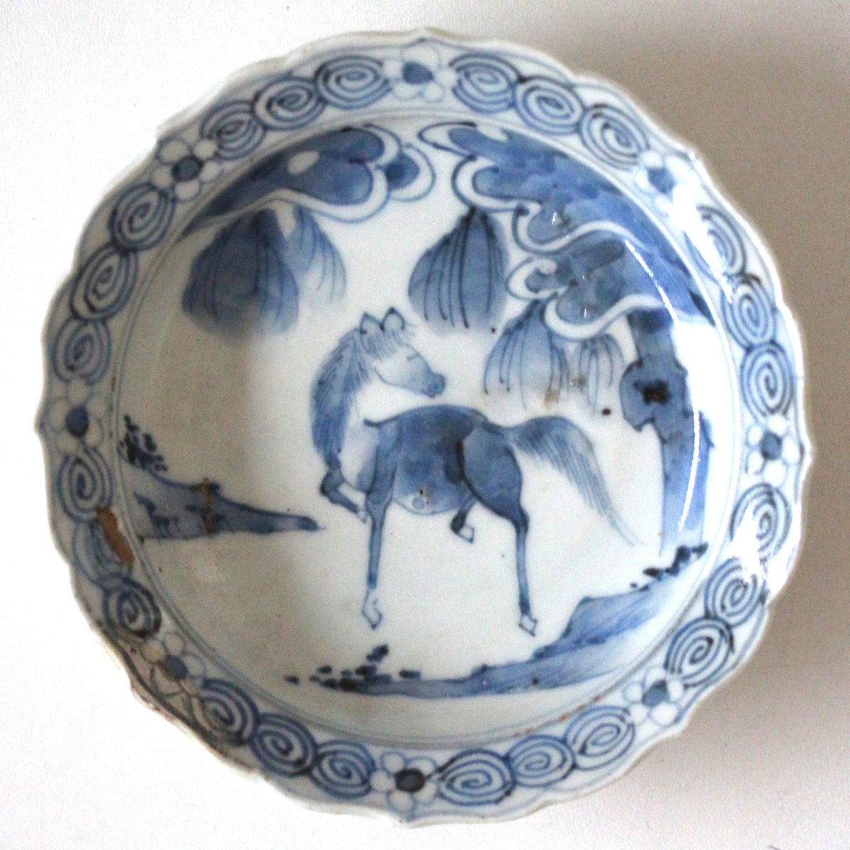 数と骨董】古伊万里染付馬文稜花小皿 d11.8cm Imari Blue and