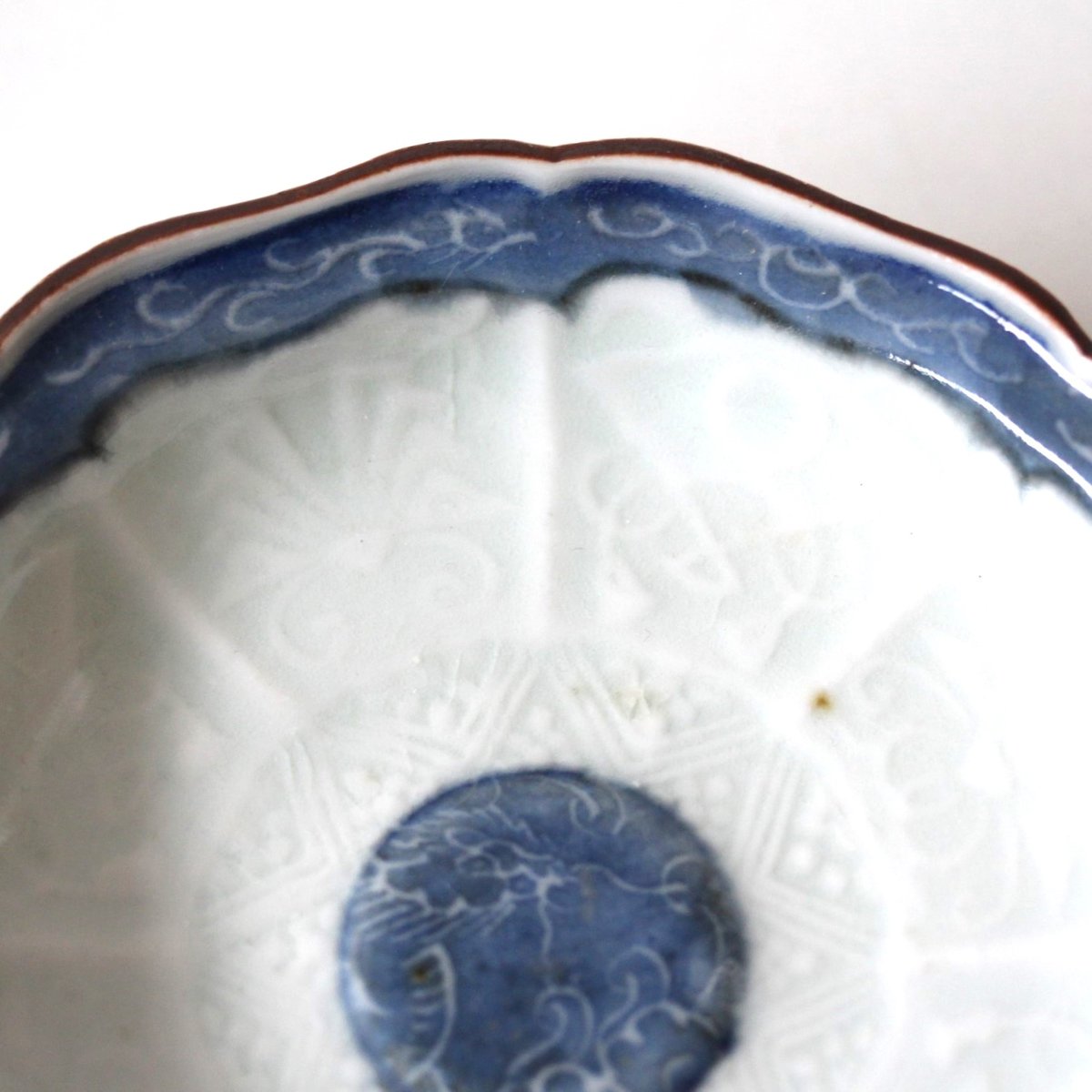 数と骨董】古伊万里染付陽刻龍扇文小皿 d11.4cm Imari Blue and
