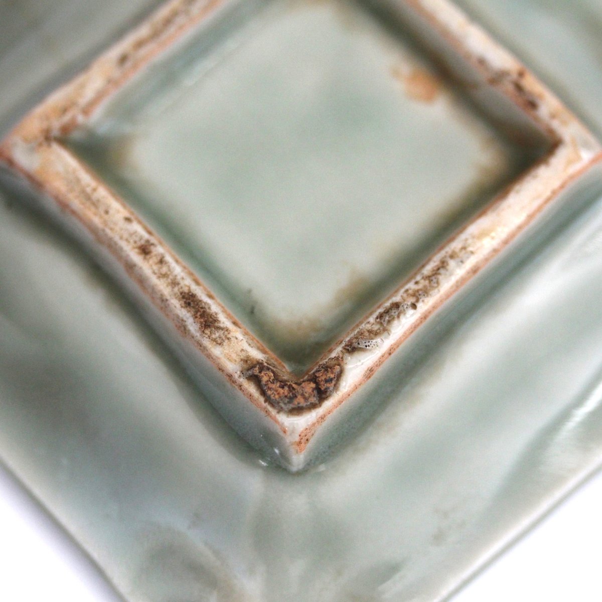 三田青磁　陽刻草花文八角皿　五点　江戸後期　古美術　骨董　希少 三田青磁 陽刻草花文八角皿 五点 江戸後期 古美術 骨董 希少