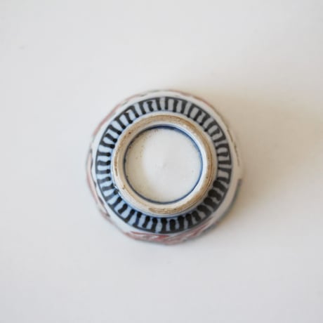 【十二支と宝珠】伊万里色絵宝珠久寿玉文輪花小猪口（その１）d5.6cm　Imari Polychrome Small Cup, Design of Hoju and Kusudama　19th C