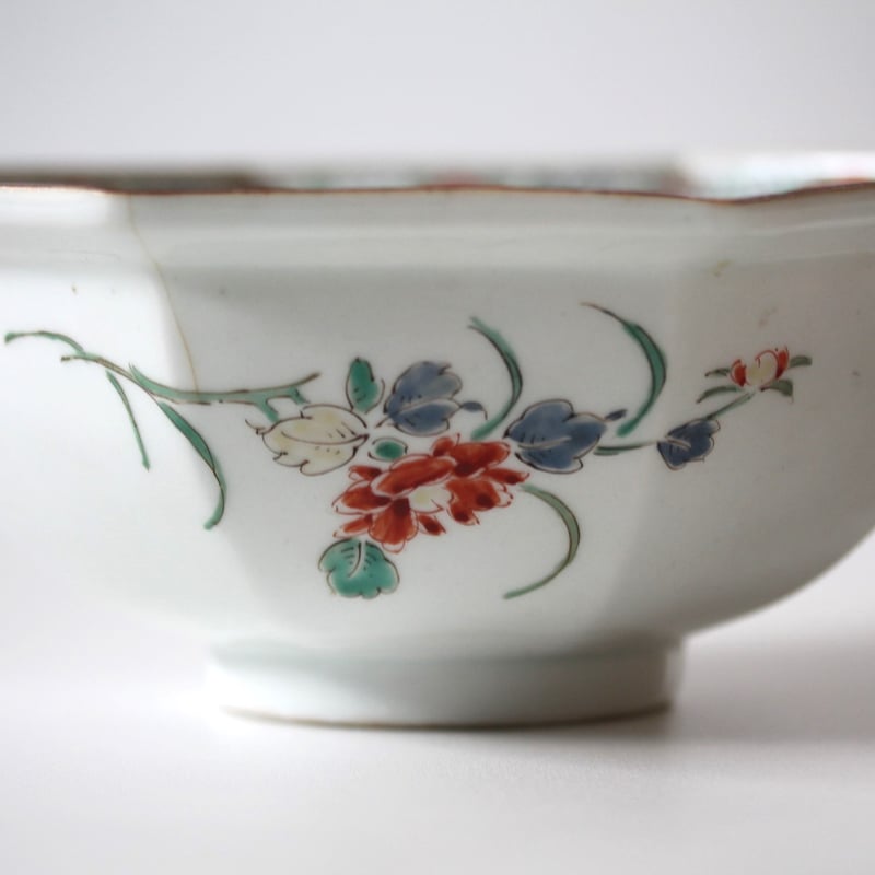 数と骨董】九谷色絵柿右衛門写八角鉢 d20.7cm Kutani Kakiemon Styl