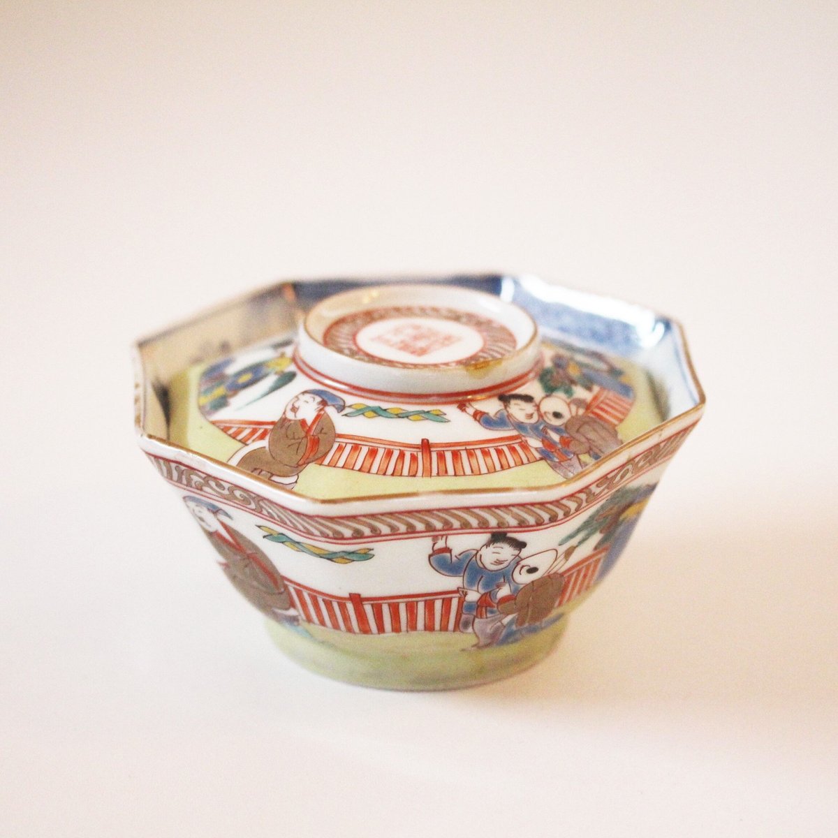 数と骨董】古伊万里色絵唐人物山水文八角蓋付碗 d12.0cm Imari