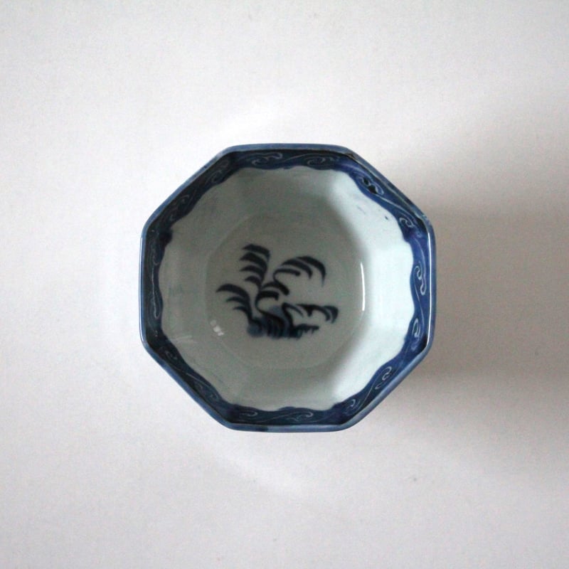 19-20】古伊万里染付鯉文八角猪口 d11.1cm Imari Blue and Whit