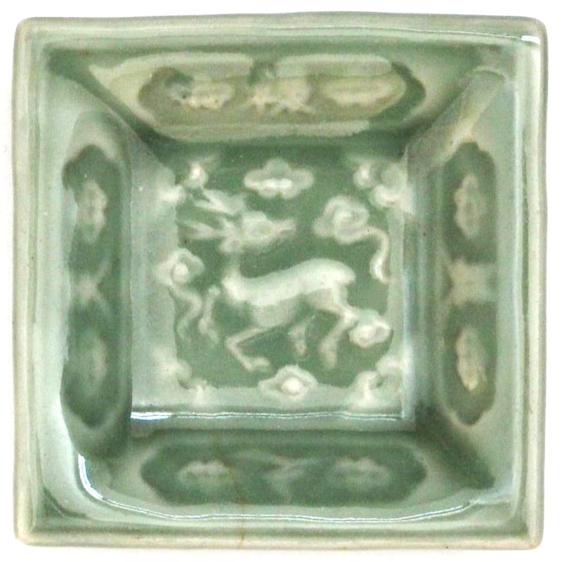 G26 送料無料　三田青磁　鹿の図　角皿　2枚　古美術　和骨董 G26 送料無料 三田青磁 鹿の図 角皿 2枚 古美術 和骨董