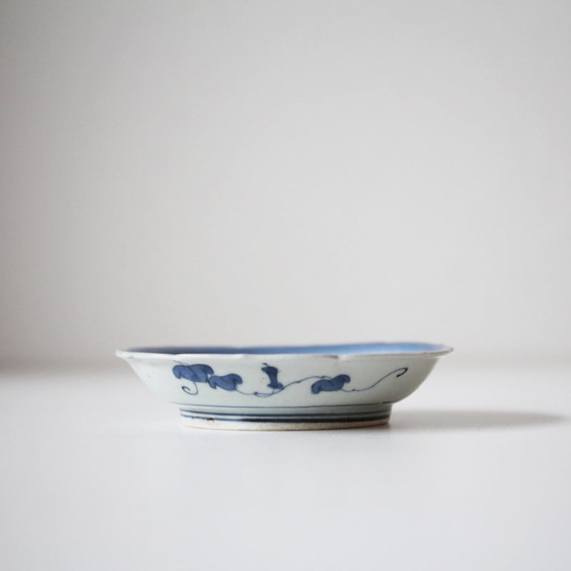 数と骨董】藍九谷鉄線文輪花小皿 d12.0cm Imari Blue and White