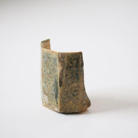 【数と骨董】陶片　総織部八角火入 h9.1cm　Shard of Oribe Octagonal Hiire Pot, Firing Container　17th C