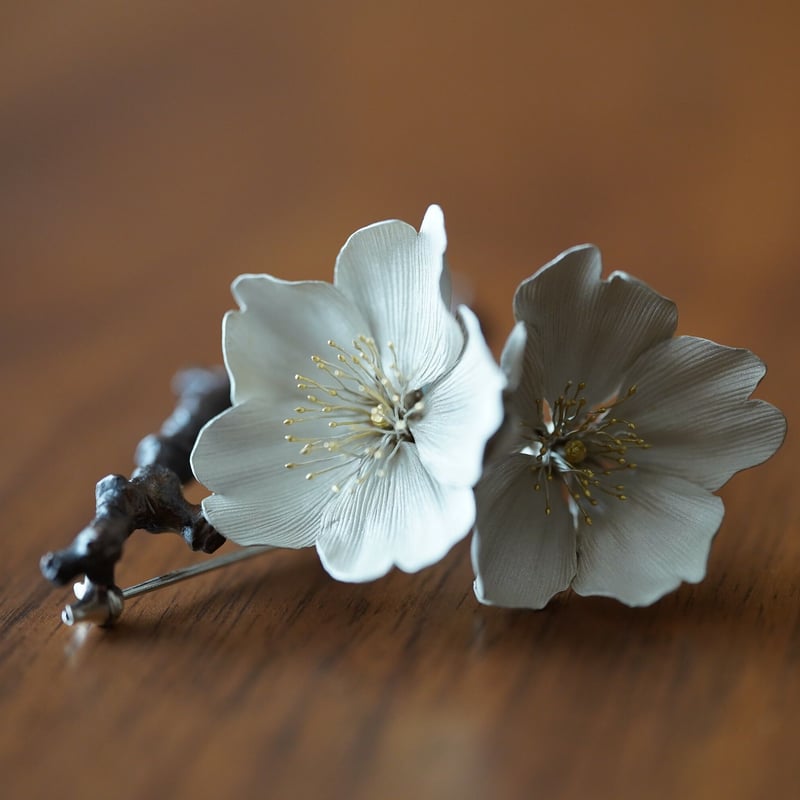 桜ブローチ(The cherry blossoms brooch) | Shota Suzuki 桜ブローチ(The cherry blossoms brooch) | Shota Suzuki