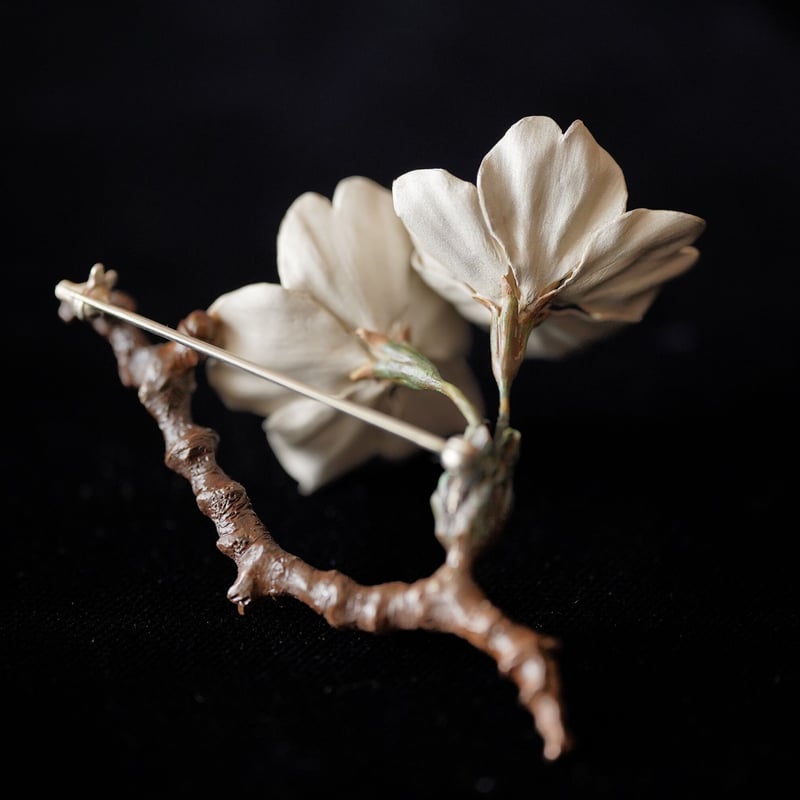 桜ブローチ(The cherry blossoms brooch) | Shota Suzuki 桜ブローチ(The cherry blossoms brooch) | Shota Suzuki