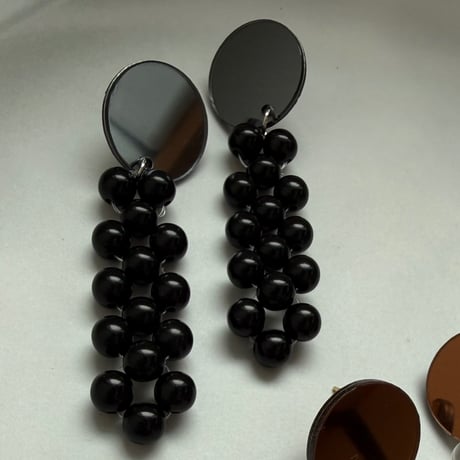 ミラートップ　ボールピアス／イヤリング◯2color