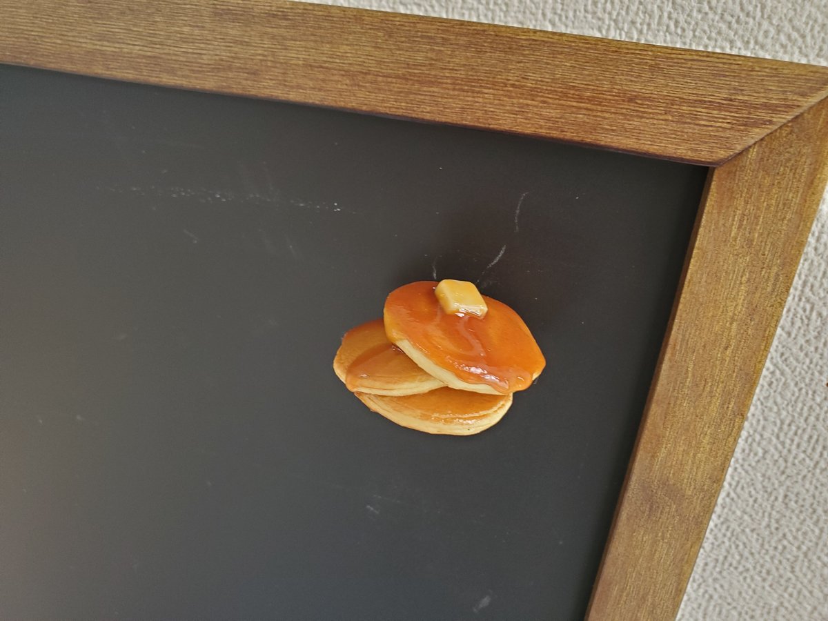 食品サンプル まいづる 実物大 メープルバターホットケーキ 2段 3枚重ねたパンケーキ」バターとメイプルシロップかけてます