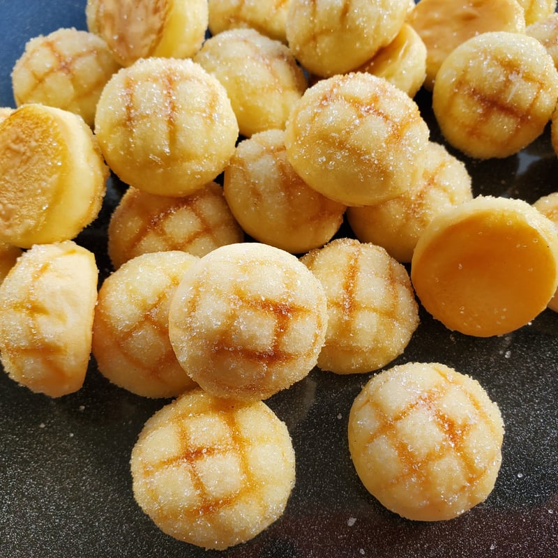 ザラメ付きメロンパン」ふわふわサクサク感がたまらないです