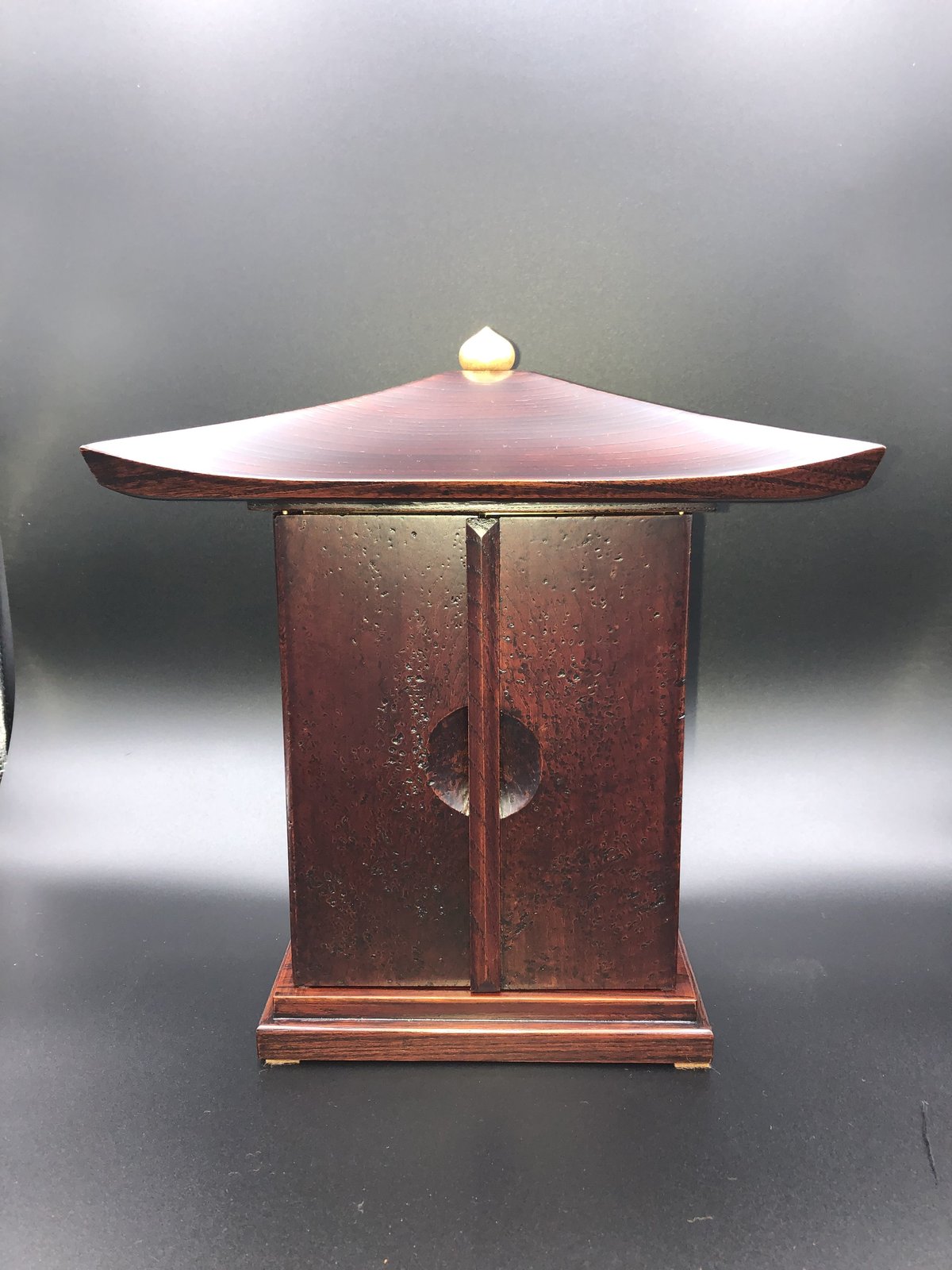 欅ホヤ杢木地呂塗り厨子 | 漆の玉手箱 STORE