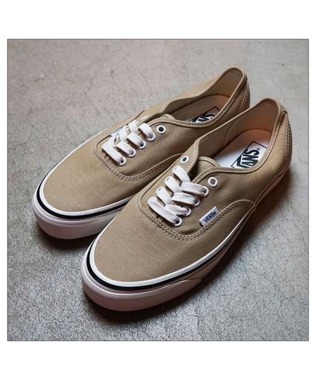 【 VANS AUTHENTIC 44 DX ＂ANAHEIM FACTORY COLLECTION＂ / KHAKI 】バンズ オーセンティック / カーキ（ベージュ）
