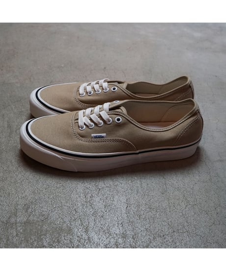 【 VANS AUTHENTIC 44 DX ＂ANAHEIM FACTORY COLLECTION＂ / KHAKI 】バンズ オーセンティック / カーキ（ベージュ）