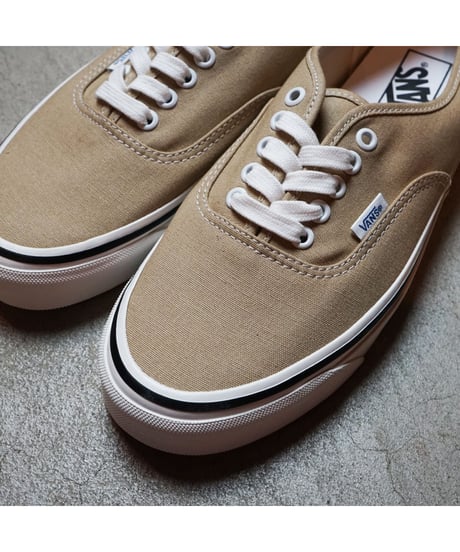 【 VANS AUTHENTIC 44 DX ＂ANAHEIM FACTORY COLLECTION＂ / KHAKI 】バンズ オーセンティック / カーキ（ベージュ）