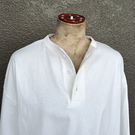 Classic Henley neck L/S T-shirt