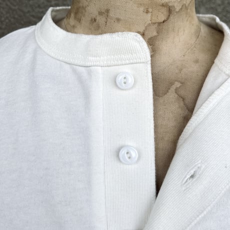 Classic Henley neck L/S T-shirt