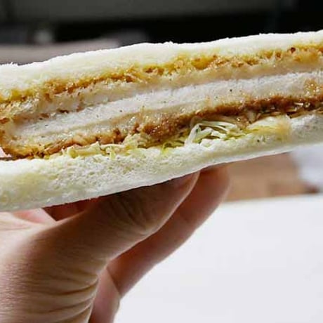 2枚組サンドとフルーツサンドにも最適 幅６０㎜６円５０銭／枚２００枚／束･フィルム包装